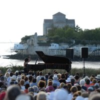 Un Violon sur la Ville - Le Off - falaise de Talmont ©Xavier Renaudin/Production 114