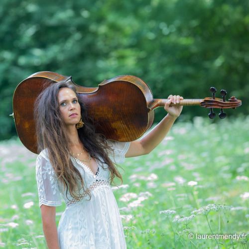 Olivia Gay violoncelle | Un Violon sur le sable